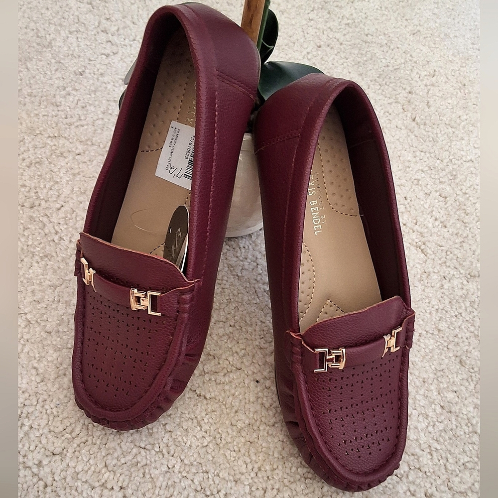 SOLD!!! Alexis Bendel, NWT, 7.5Wide, Woman's Maroon Gold Buckle Flats - Picture 1 of 9